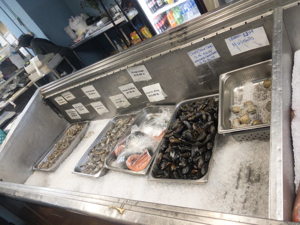 Casual seafood market with counter service.